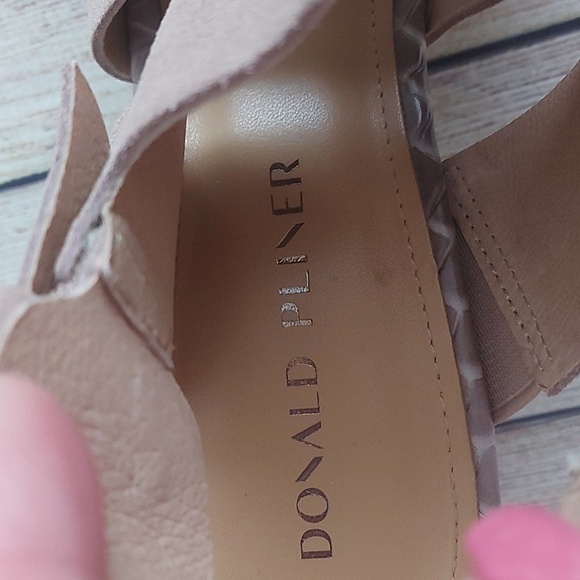 Donald Pliner Geneva Beige Suede Heeled Sandals With Snake Skin Heels Size 9 - Picture 7 of 8